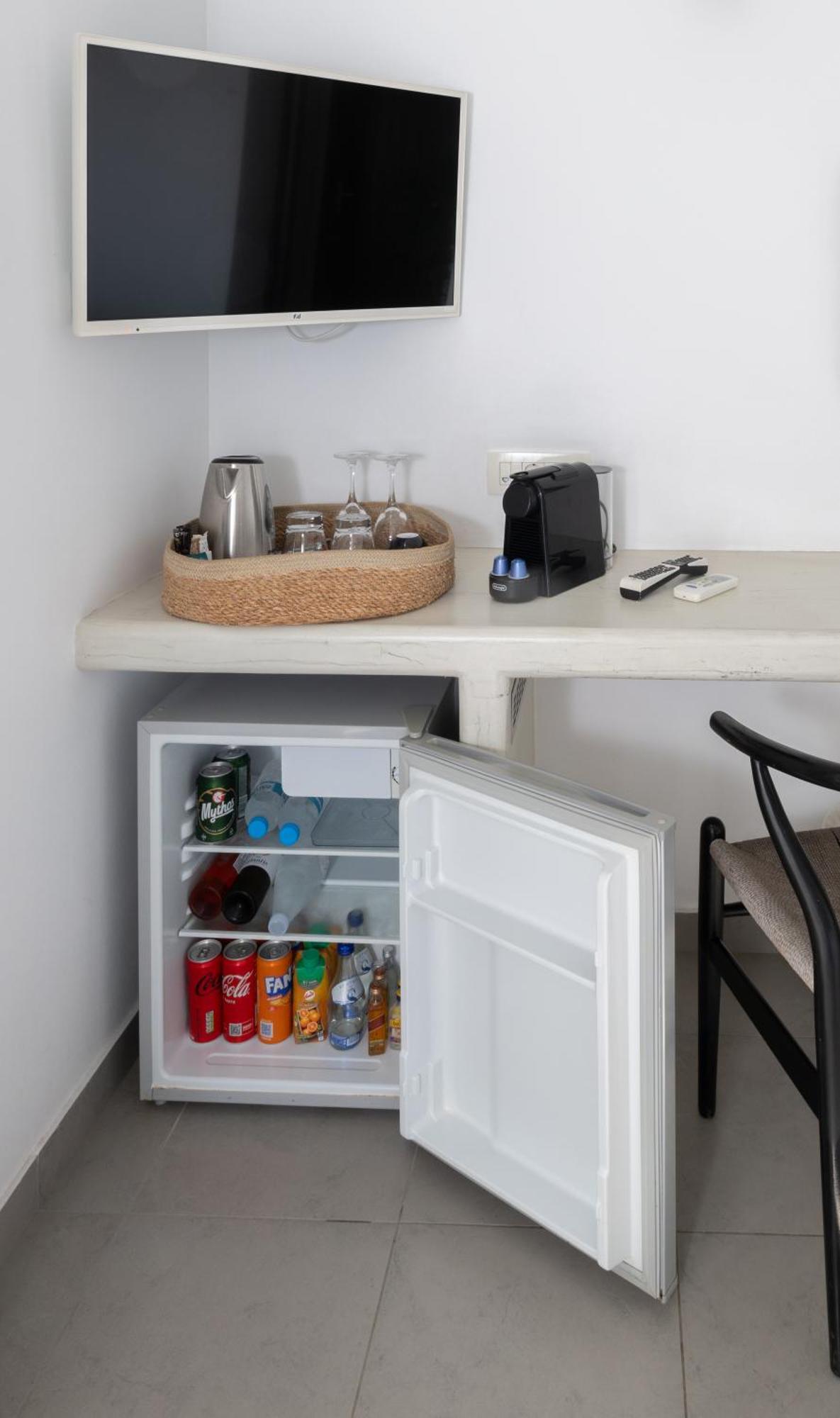 Amity Suites - Adults Only Fira  Zimmer foto